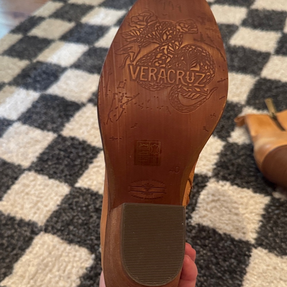 Veracruz classy shoes for summer concert with shorts or dress . - Picture 4 of 6